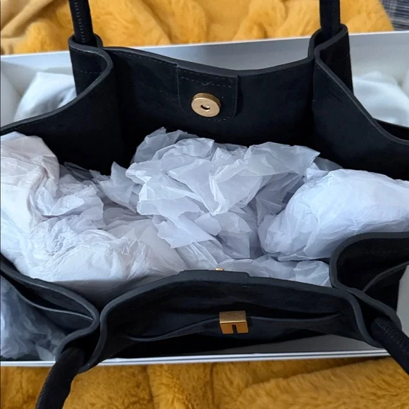 JW PEI Elegant Black Hana Tote - Picture 2 of 3